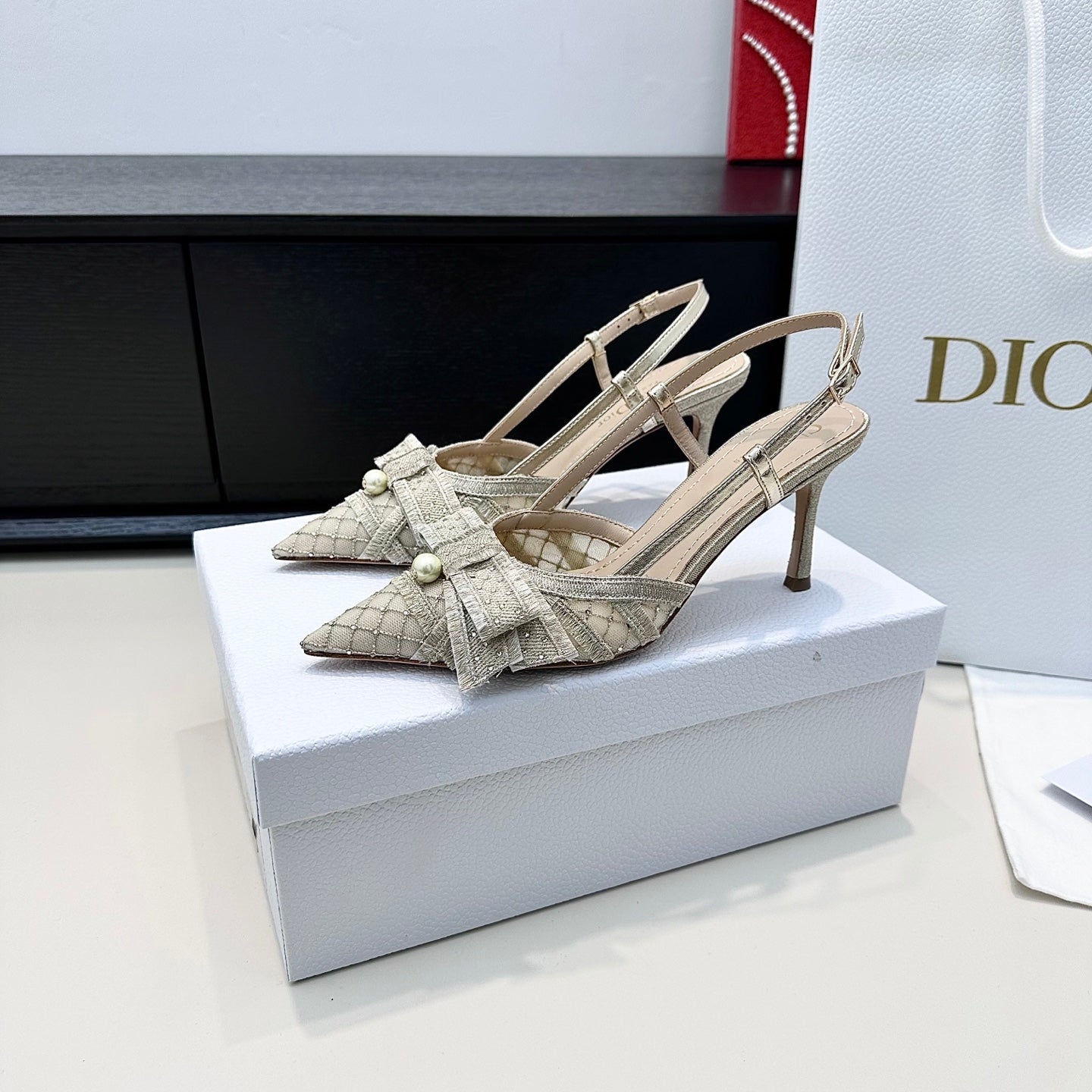 DIOR 26S POINTED TOE HEELED SANDALS 85MM IN BEIGE FABRIC WITH PEARL BOW