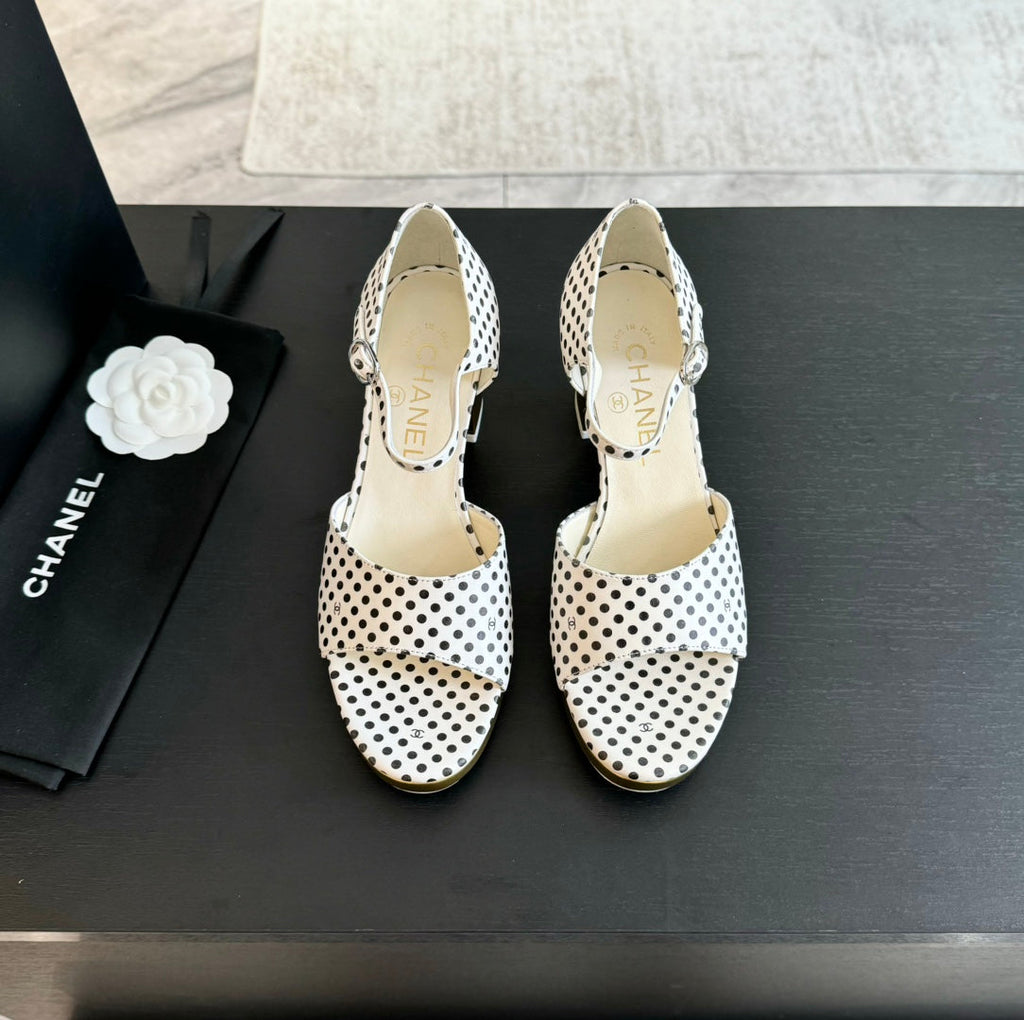 Platform Peep-Toe Sandals White/Black Caro Lambskin