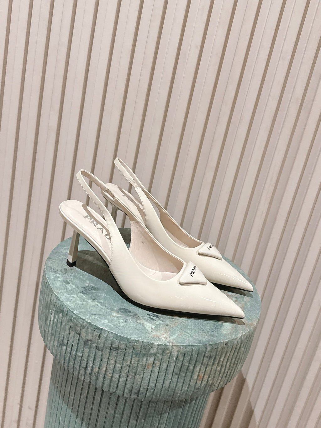 PRADA 26S POINTED-TOE SLINGBACK HEELS 75MM IN LIGHT BEIGE PATENT CALFSKIN