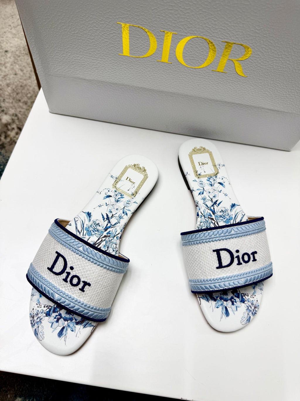 CD 26s Floral Embroidered Sandals White Blue Canvas 683028