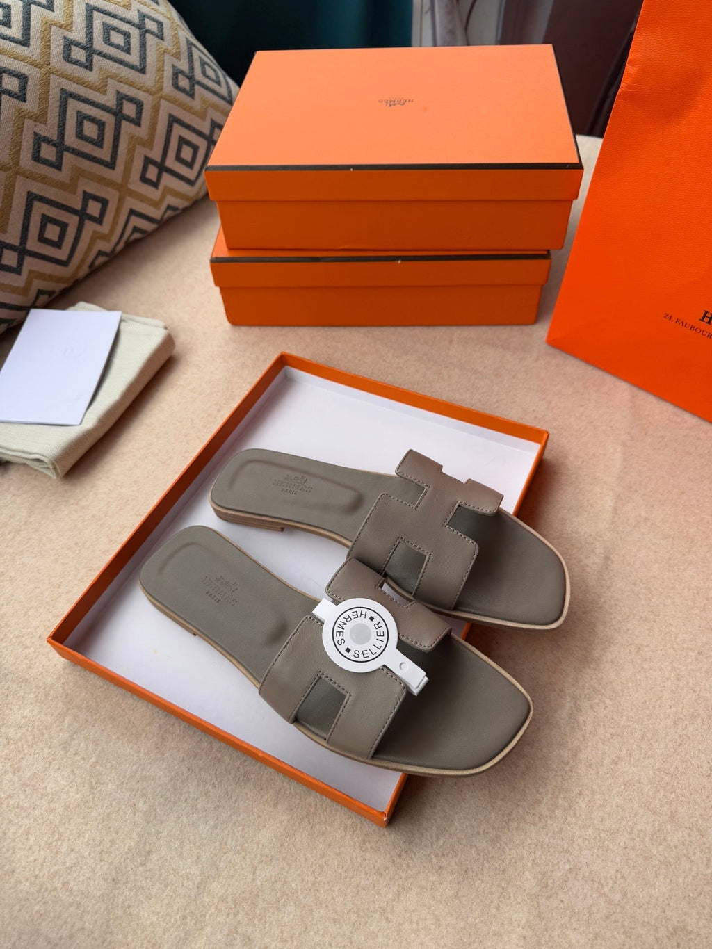 0RAN SANDALS IN CEDAR BROWN CALFSKIN