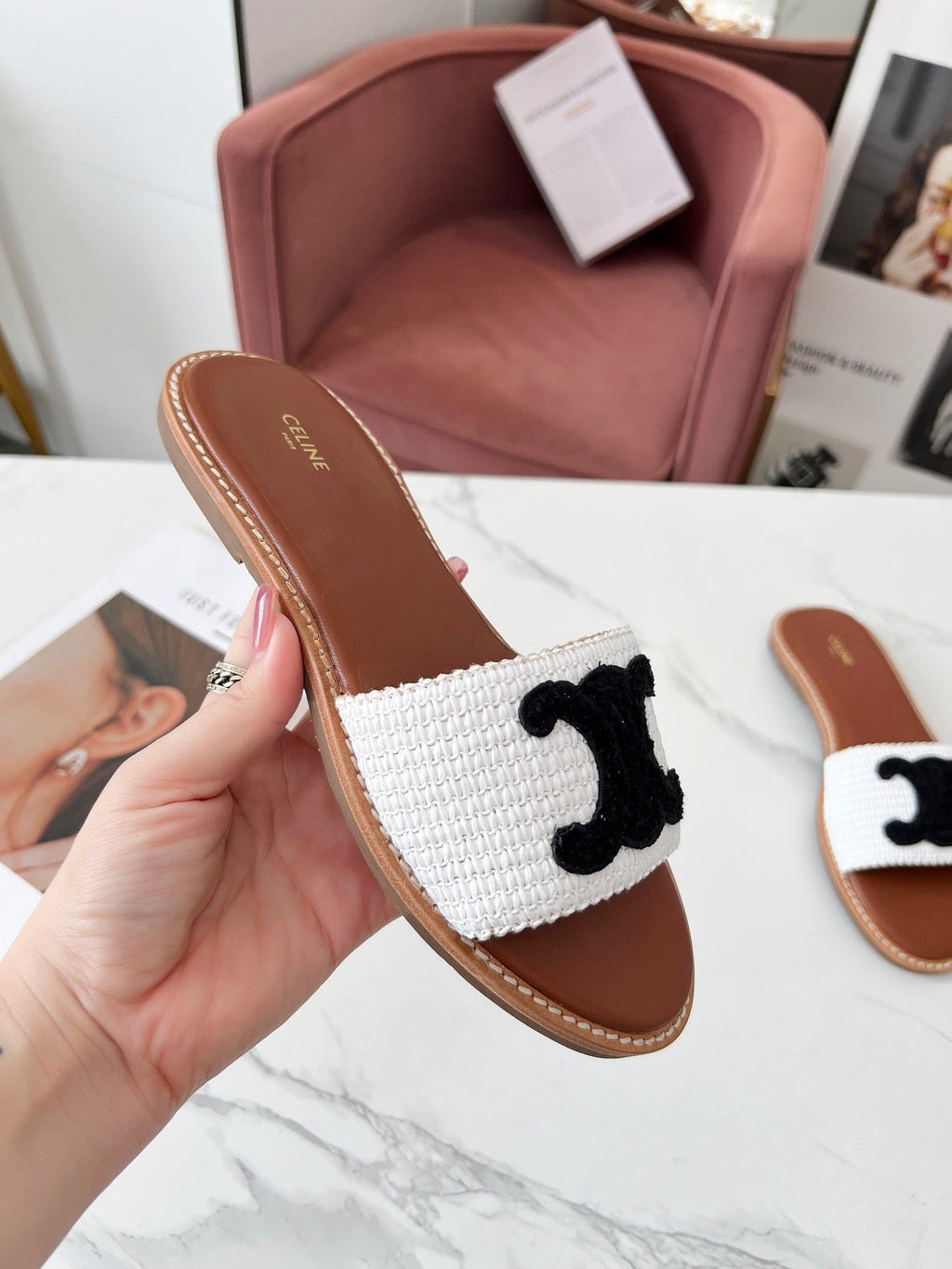 LYMPIA MULE WHITE RAFFIA AND BLACK WOOL LOGO