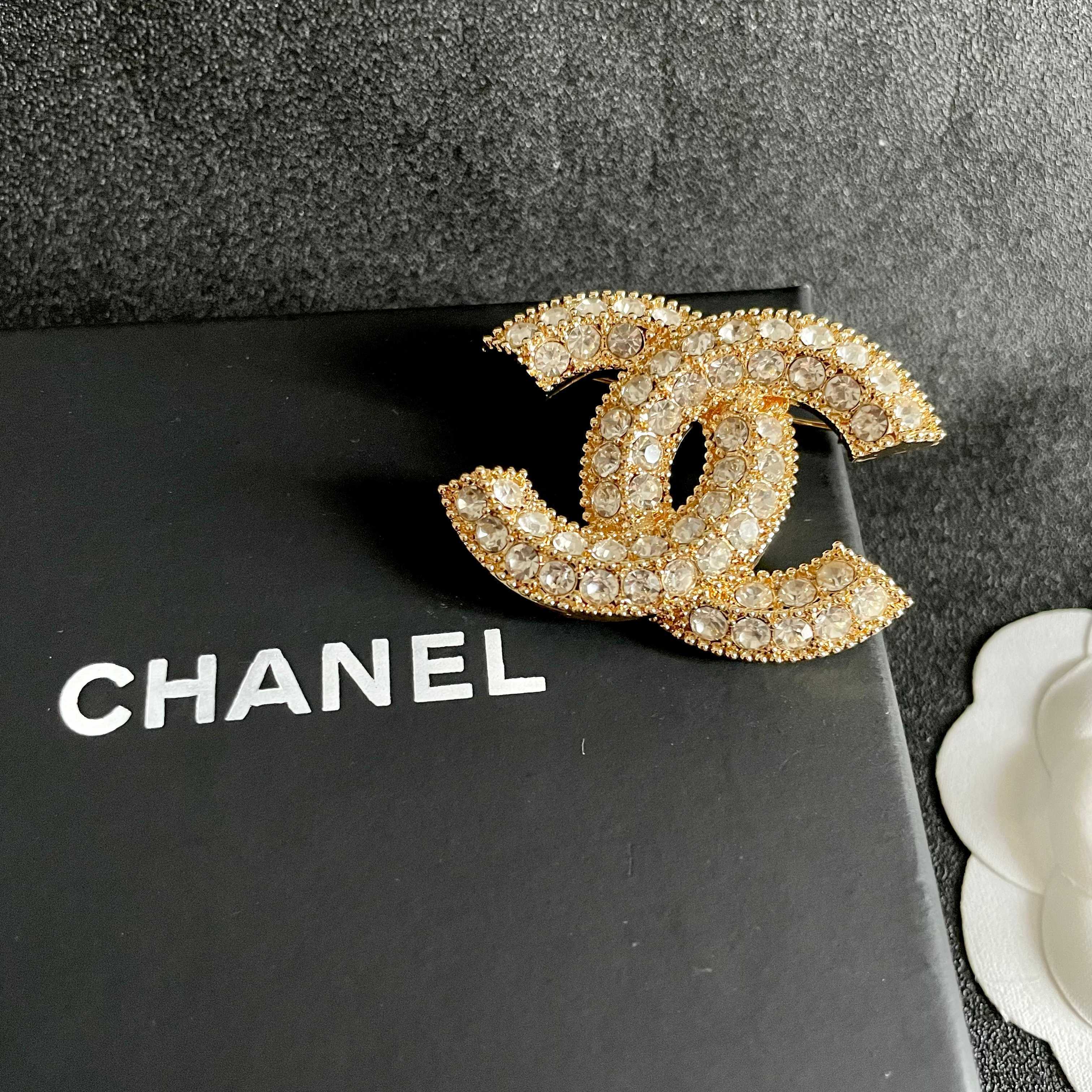 CHANEL 26S DOUBLE C LOGO FULL PAVE CRYSTAL BROOCH IN GOLD METAL 630079
