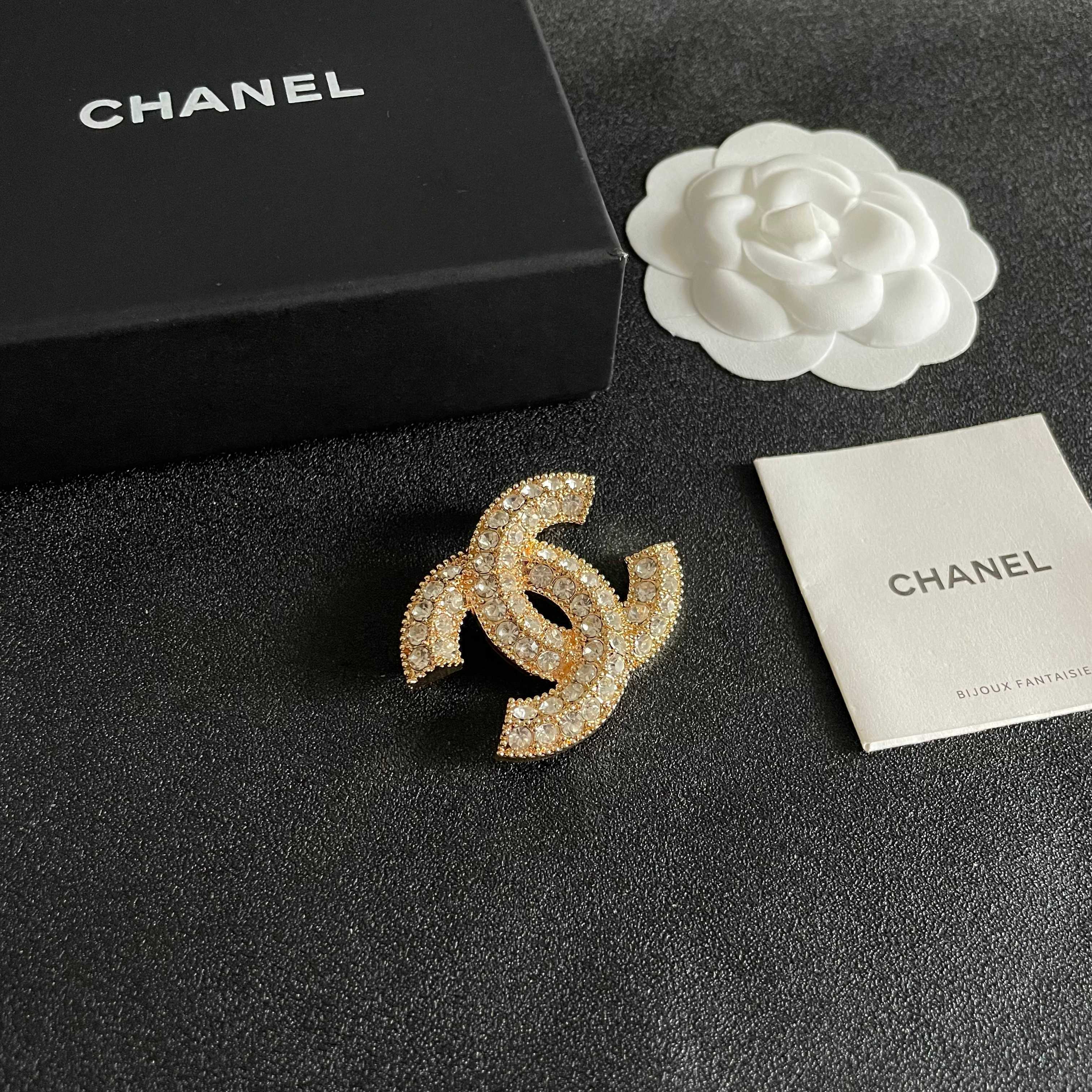 CHANEL 26S DOUBLE C LOGO FULL PAVE CRYSTAL BROOCH IN GOLD METAL 630079