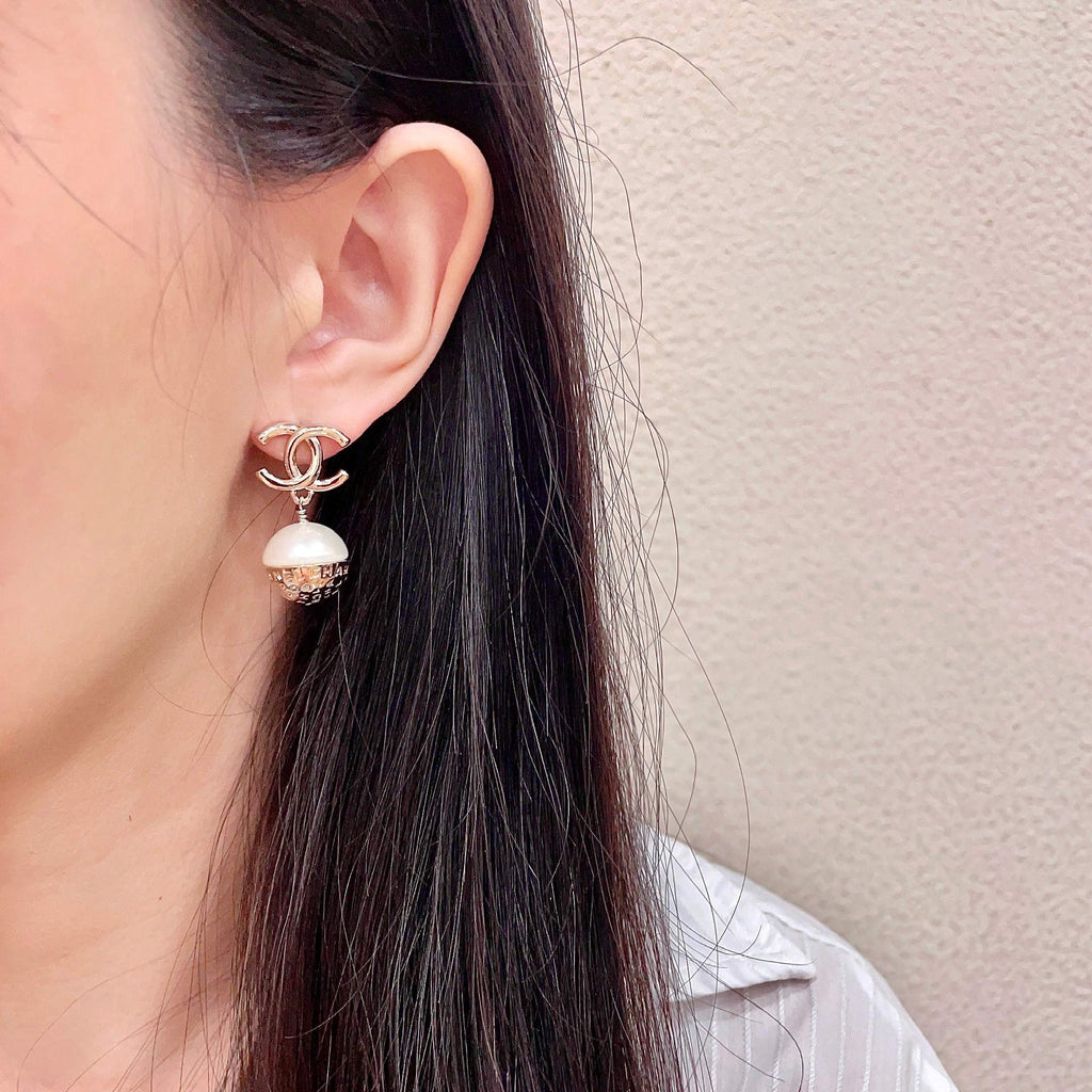 CC Pendant Double C Pearl Gold Earrings
