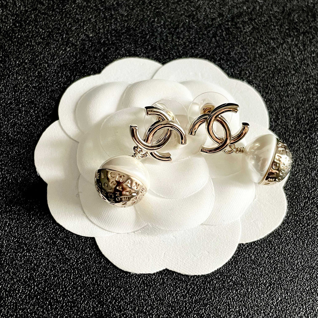 CC Pendant Double C Pearl Gold Earrings