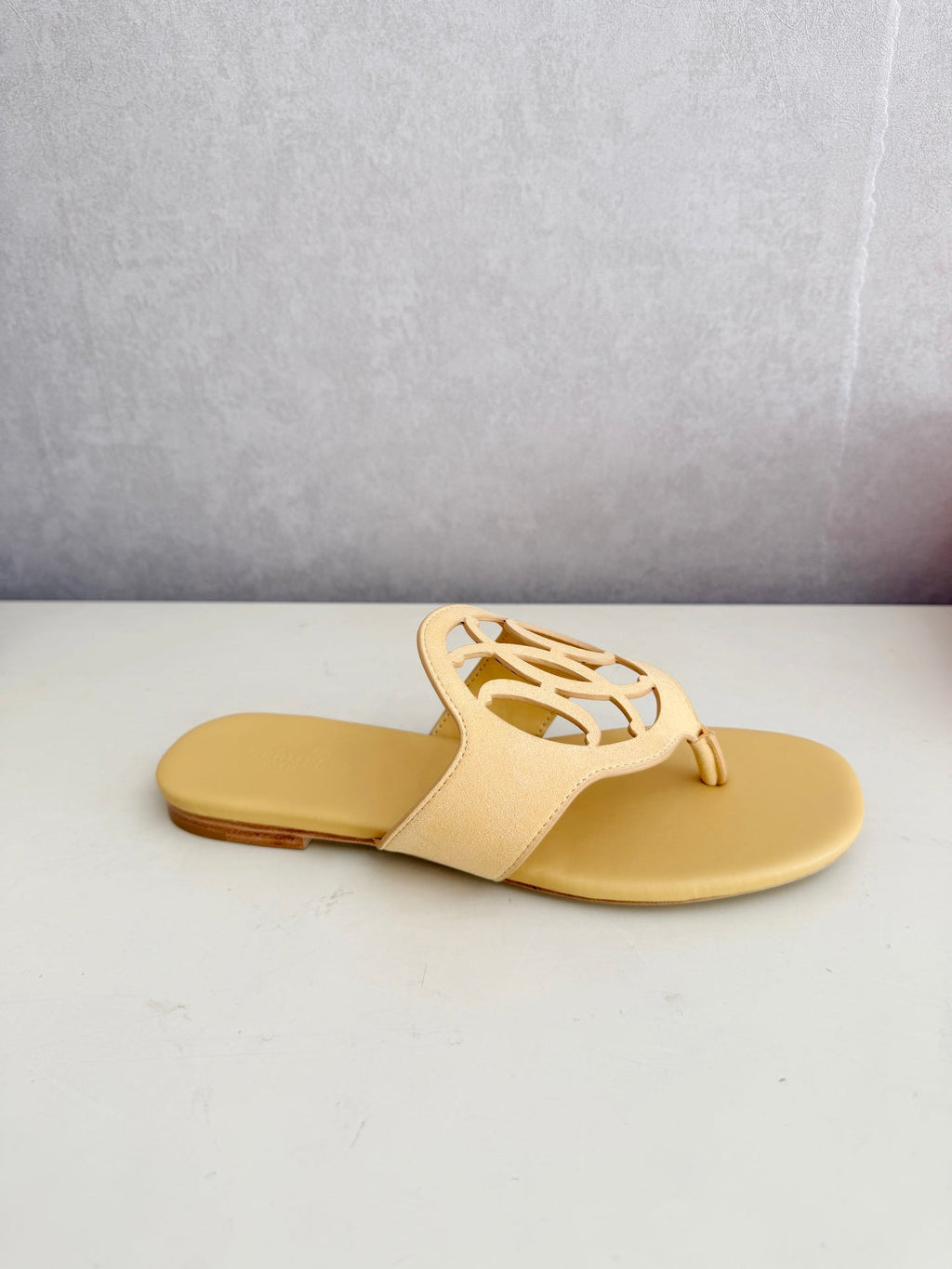 HM 26ss Pig-Nose Slipper Light Yellow Leather 605911
