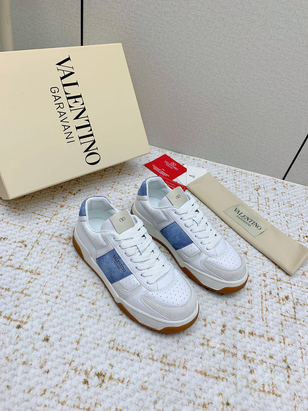 VT 25 Low Top Garavani Sneaker Denim White Cowhide