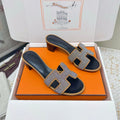 HM 26ss Oran Sandals 50 Grey Taupe Rhinestone Cowhide 625268