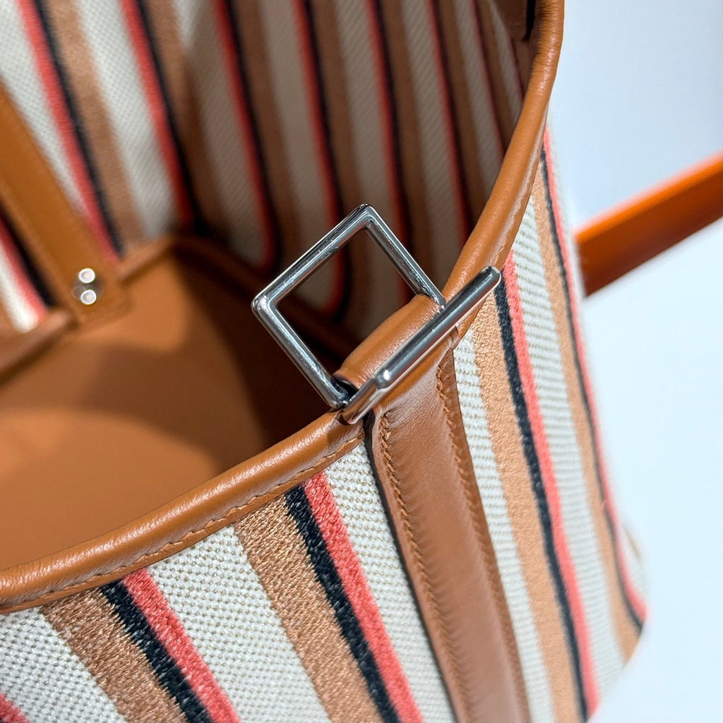 PICOTIN LOCK 18 BAG IN GOLD CALFSKIN ÉCRU/BEIGE/FAUVE/ROSE POP/NOIR EMBROIDERY CANVAS