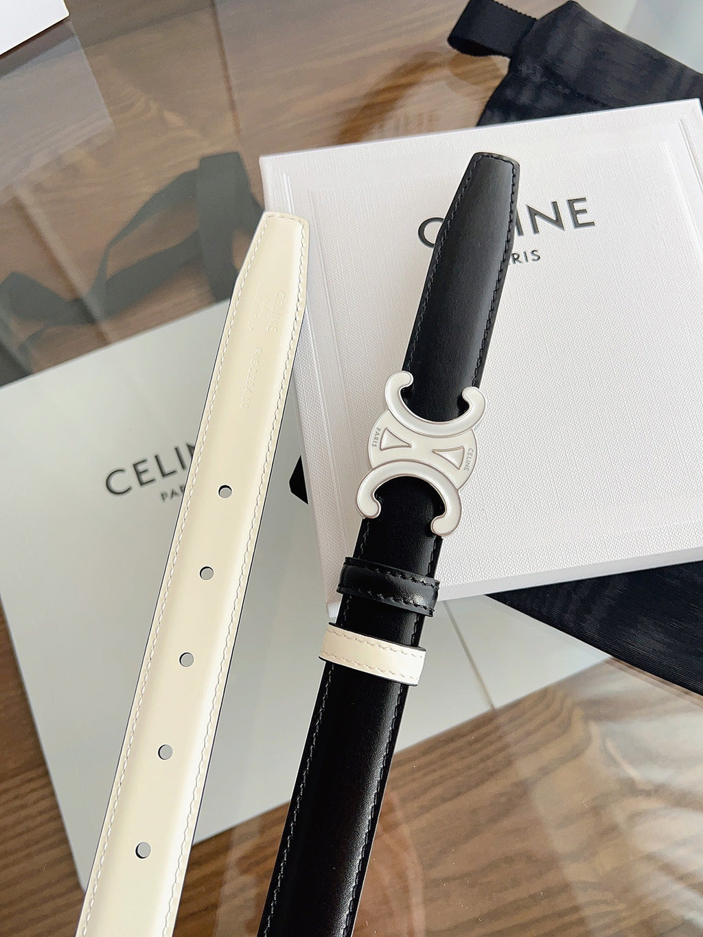 CL White 25mm Triomphe Enamel Black White Cowhide 615279