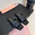 MIU 26ss Flat Sandals Black Sheepskin 627355