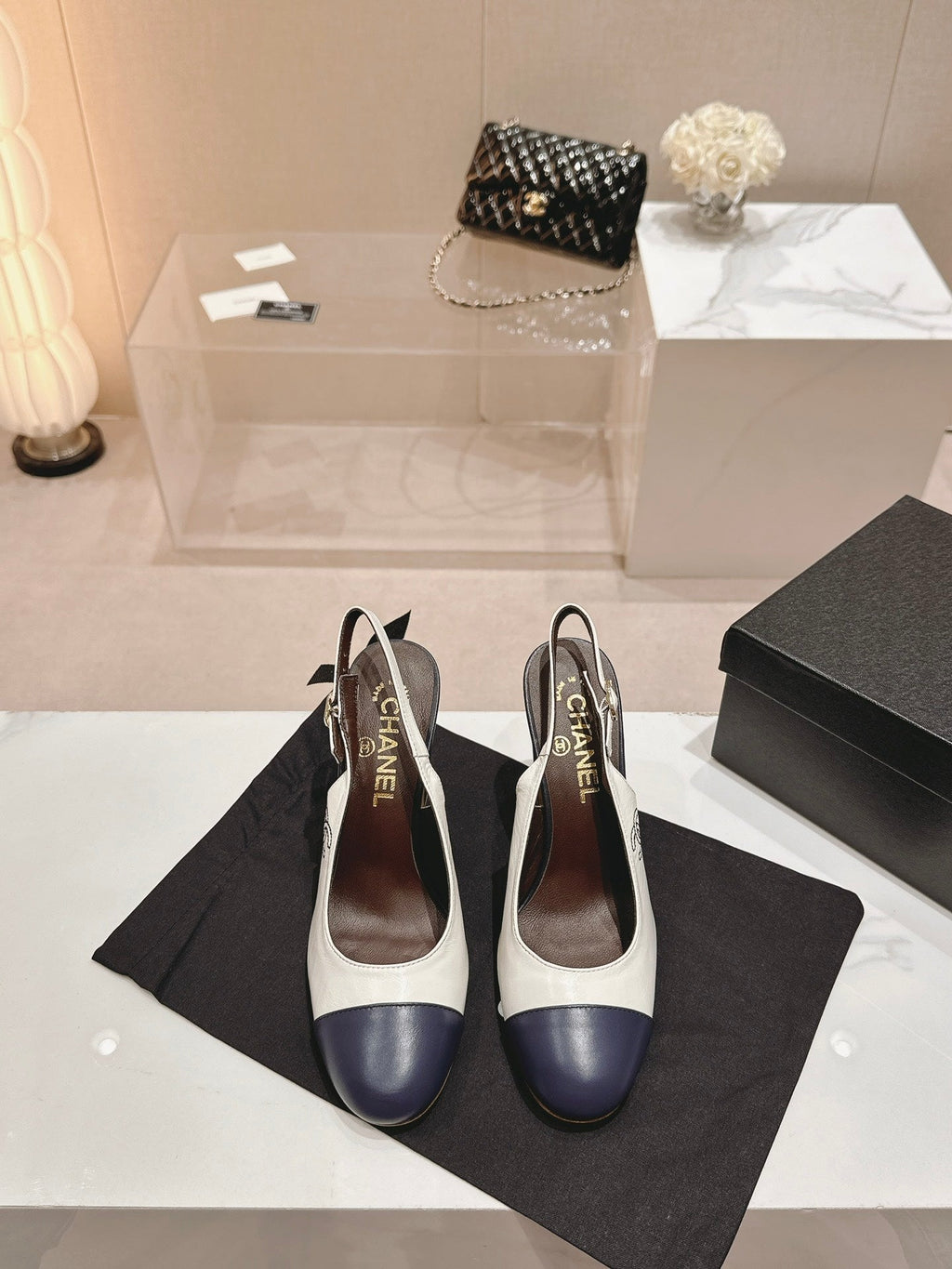 CC 24P SLINGBACKS 95MM WHITE BLACK LAMBSKIN