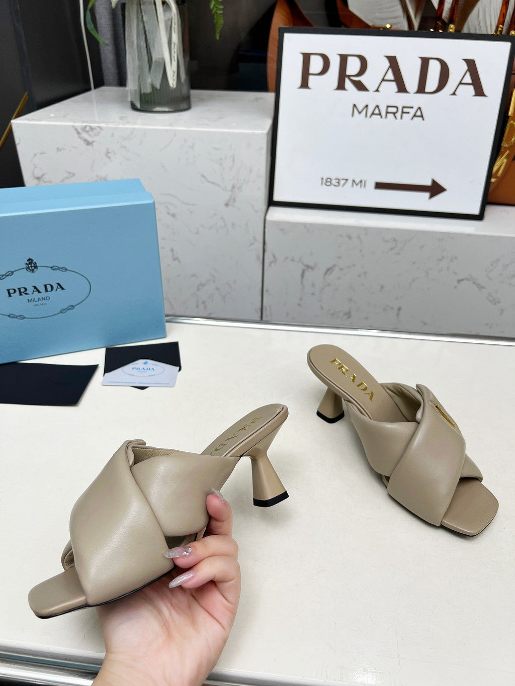 PRA CROSS MULE HEELS IN BEIGE CALFSKIN WITH PADDED STRAPS