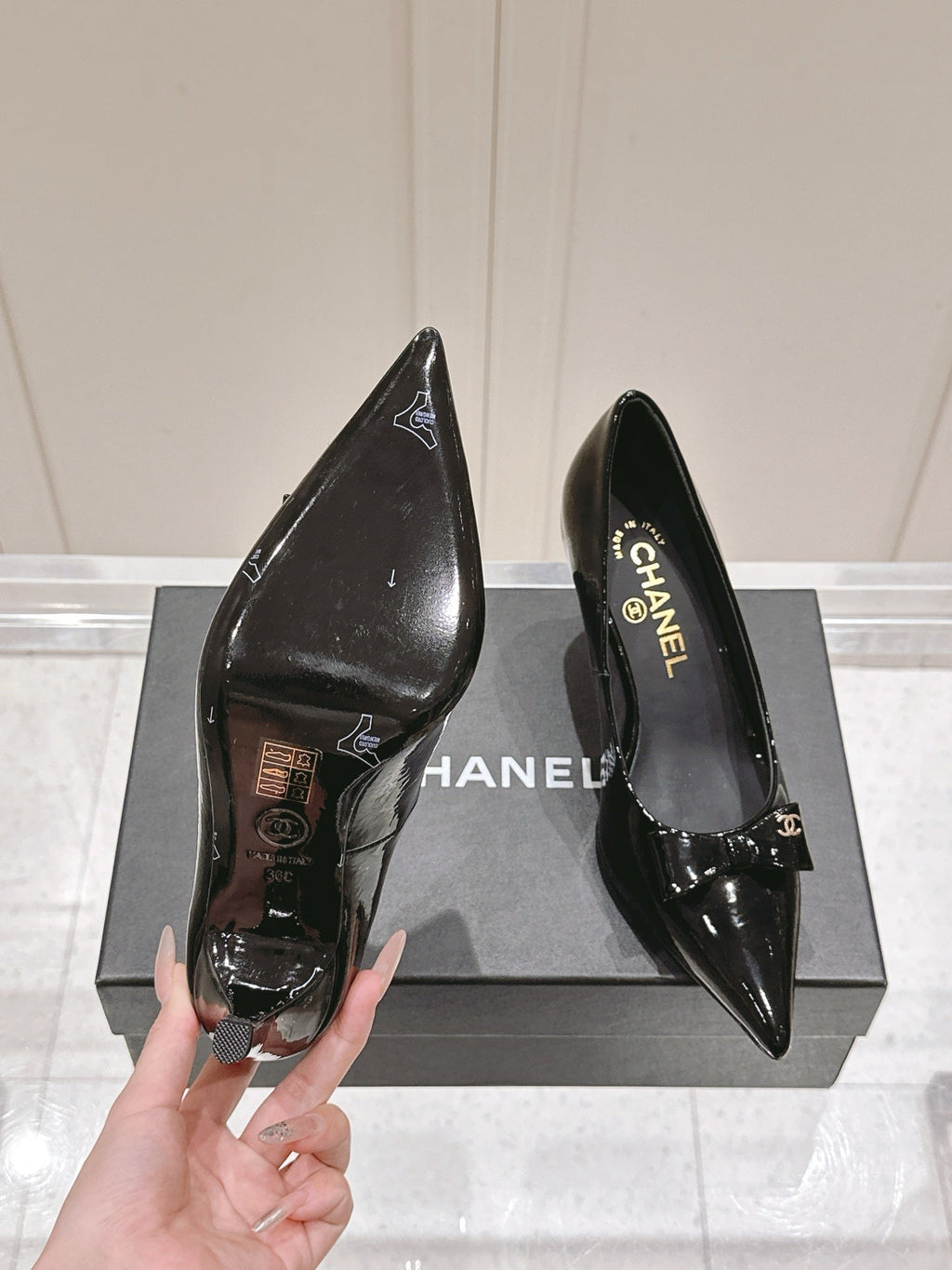 Chanel 25A Heel Pump Black Patent  Calfskin 393069
