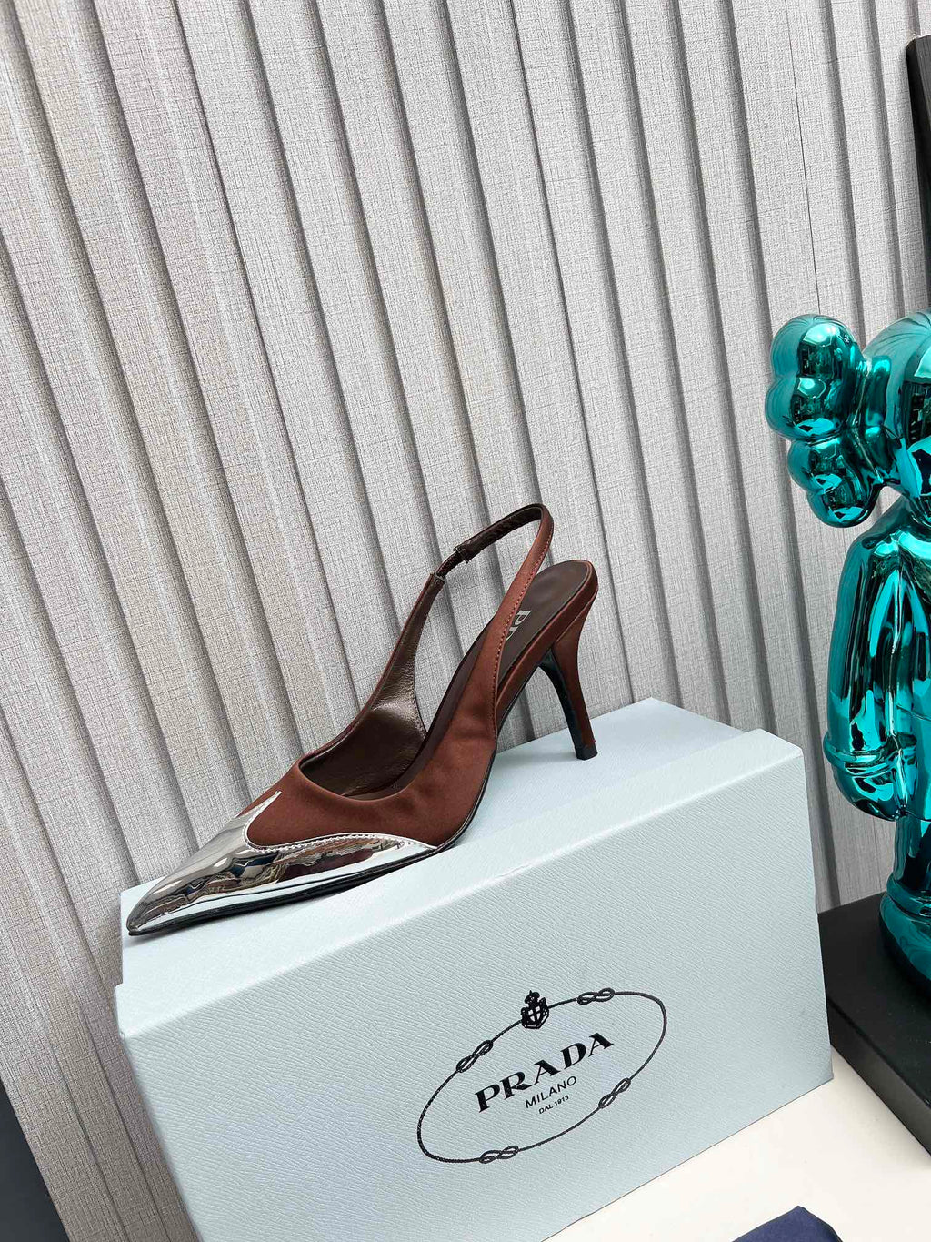HIGH SLING BACK PUMPS IN SILVER MIX CHOCOLATE SATIN