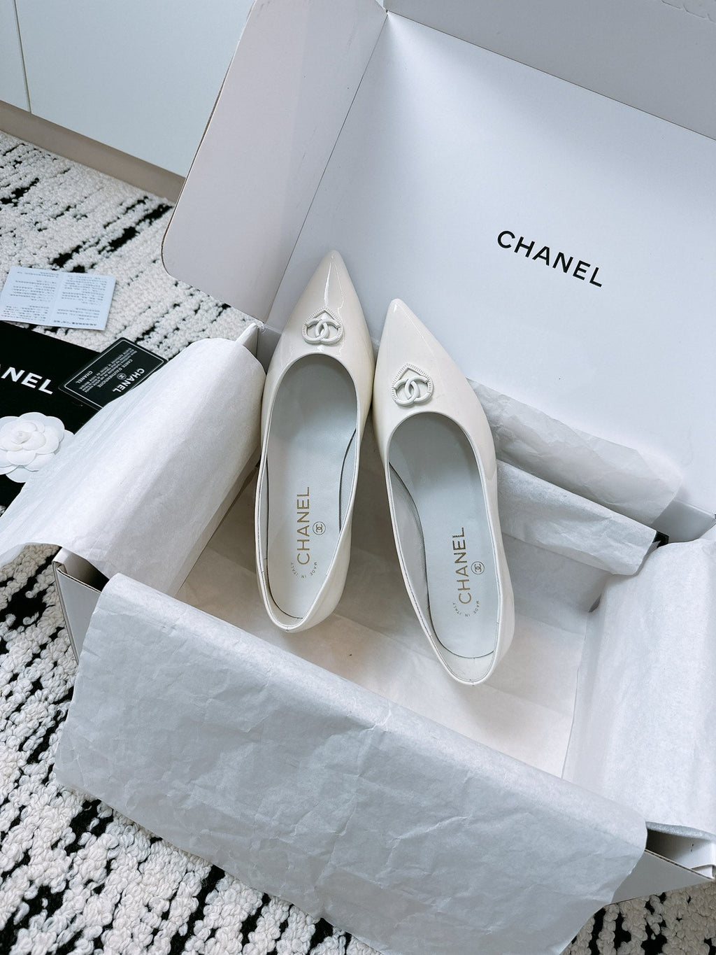 CC Ballet Flats In White Glossy Lambskin 144669