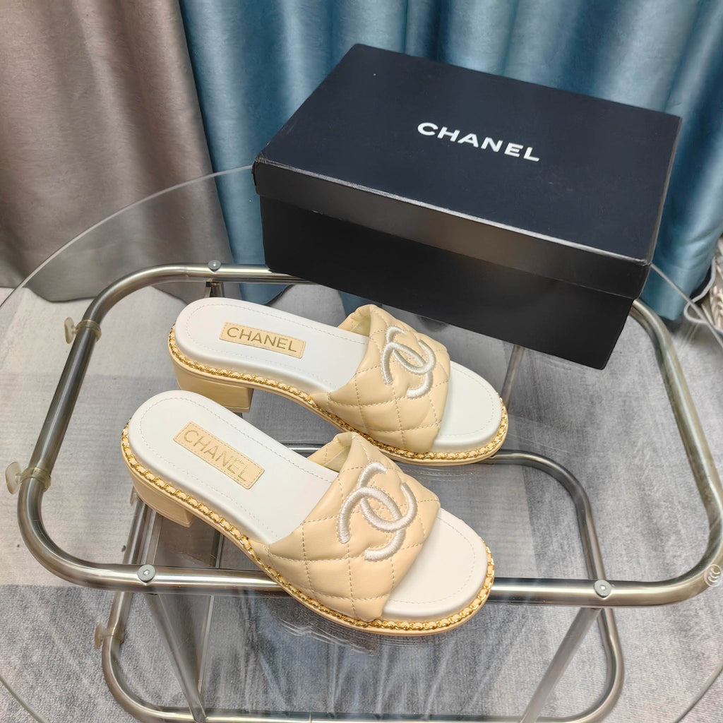 CC 25 Sandal 5cm Quilted Calfskin Leather Chain