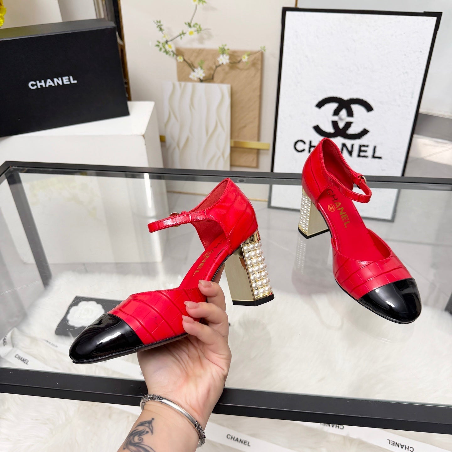 CC 26s Sandals 80 Red Black Cowhide Patent Leather 183565