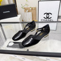 CC 26s Flat Sandals Black Cowhide Patent Leather 183576