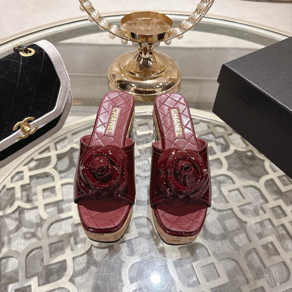 CC 26s Camellia Platform Slippers 65 Dark Red Patent Leather 627041