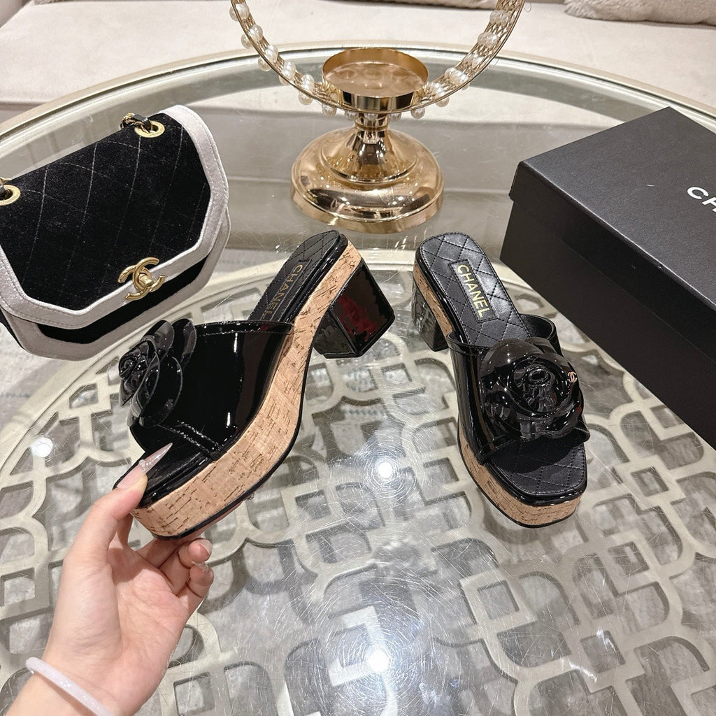 CC 26s Camellia Platform Slippers 65 Black Patent Leather 627044