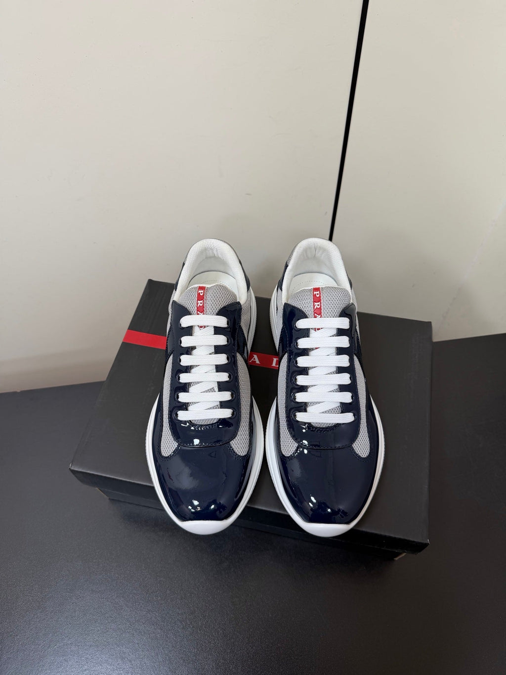 PRA 26S Casual Sneakers Gray Patent Leather 618928