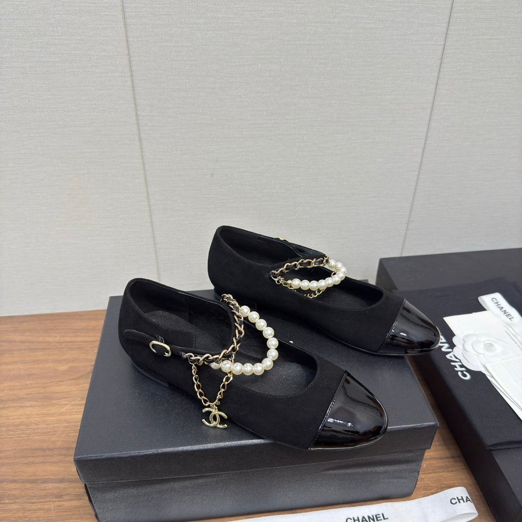 Chanel 25 Mary Jane Ankle Chain Ballet Flat black Suede Cowhide 465597