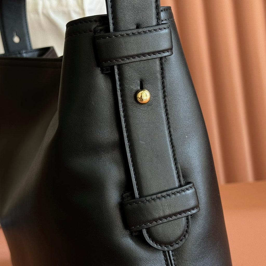Gucci Beatrix Handbag 35 Black Cowhide  272128