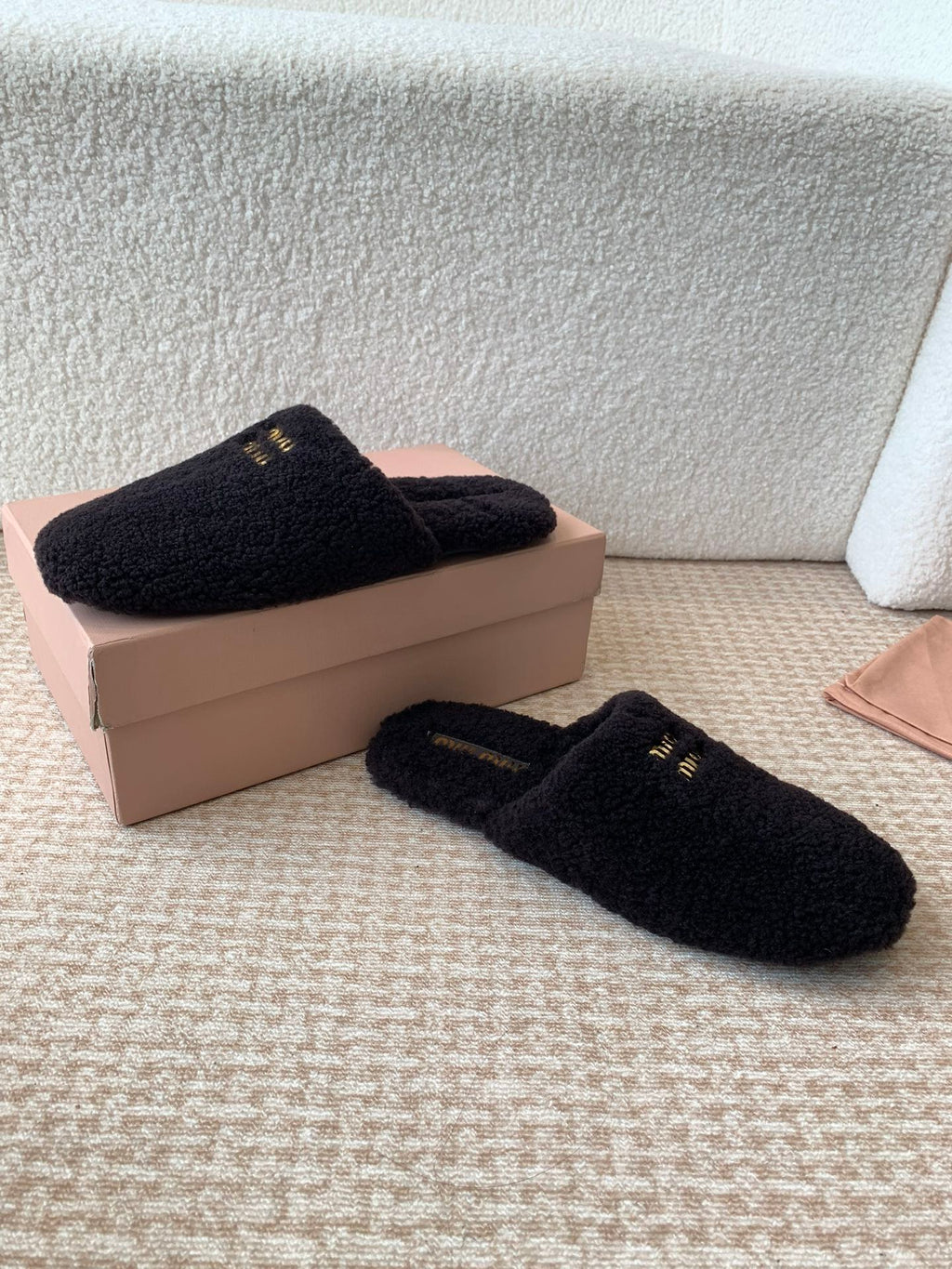 Miu Fur Slippers Black Wool