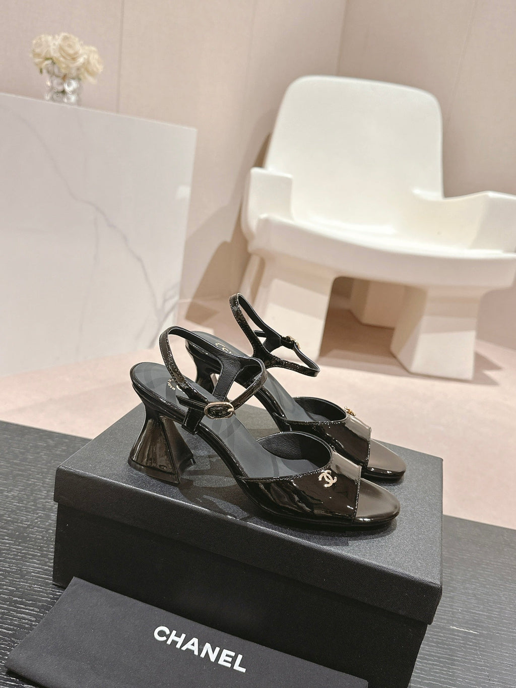 HIGH HEELS SANDAL IN BLACK LAMBSKIN