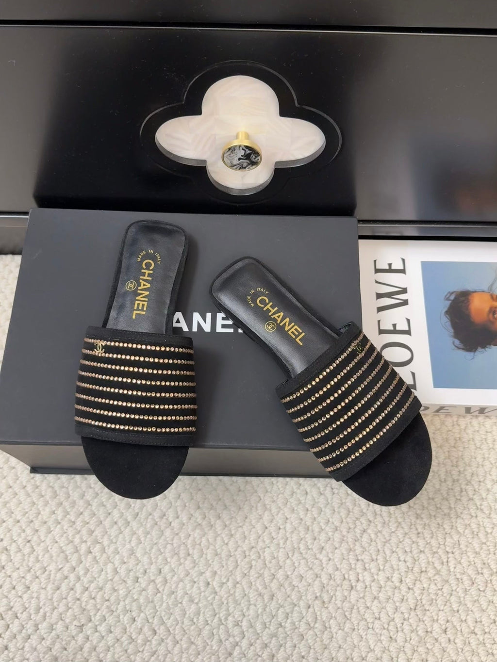 FLAT SLIDE IN BLACK SUEDE WITH CRYSTALS