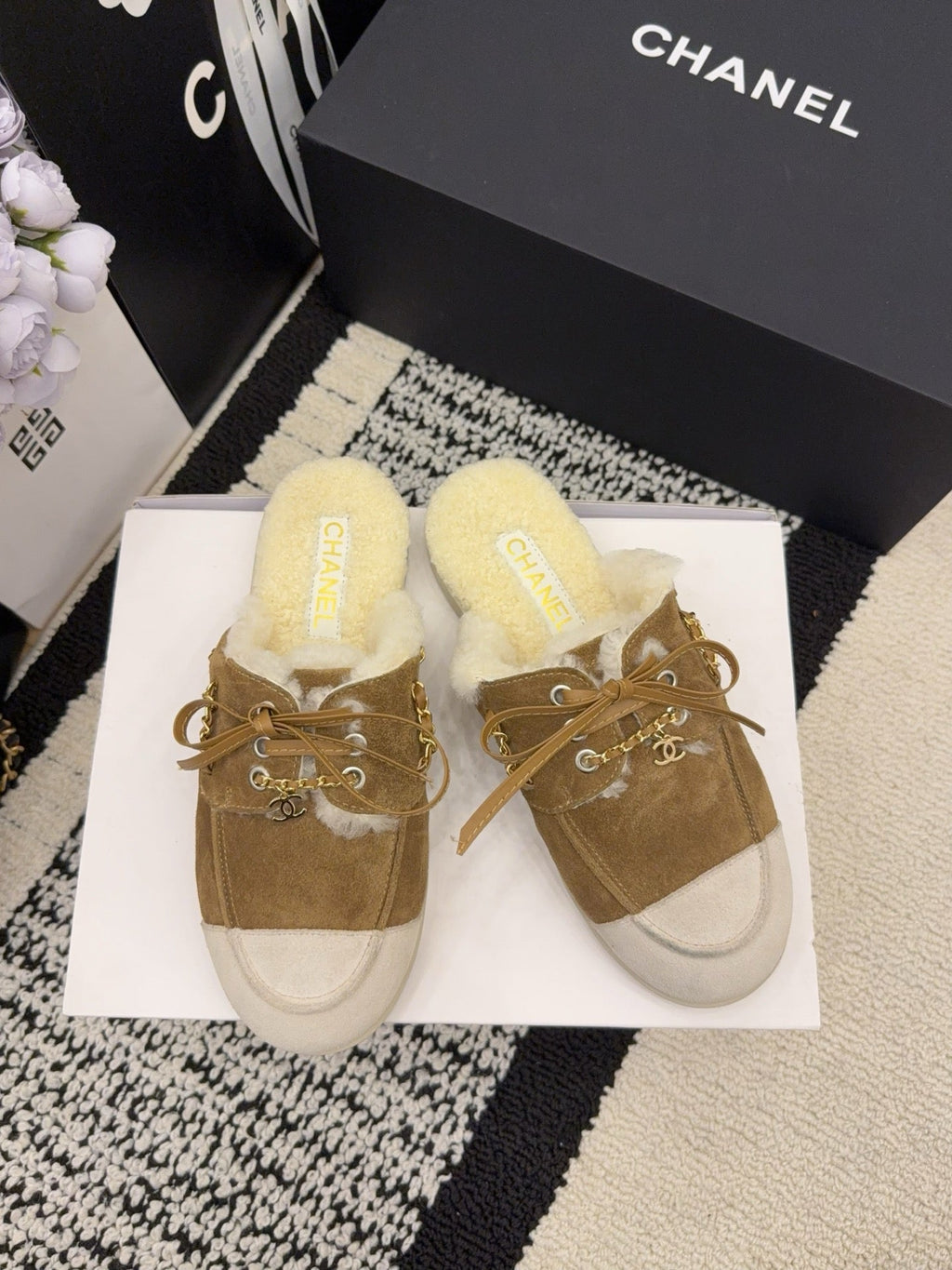 CC 26 Shearling Slip-on Loafer Tan White Suede Wool 588717