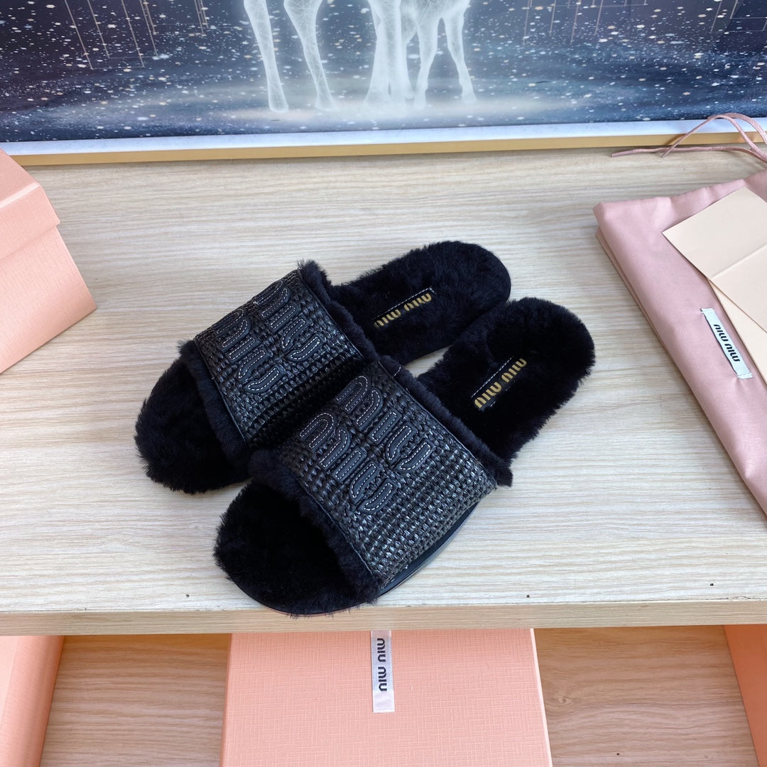 Miu Slipper Black Woven Raffia