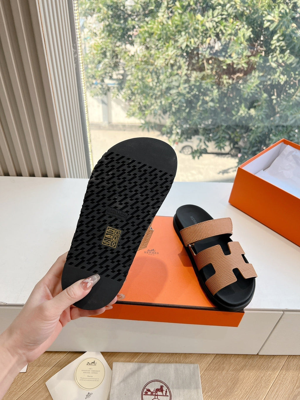 HM Chypre Sandal  Brownie Brown Grained Calfskin 202799