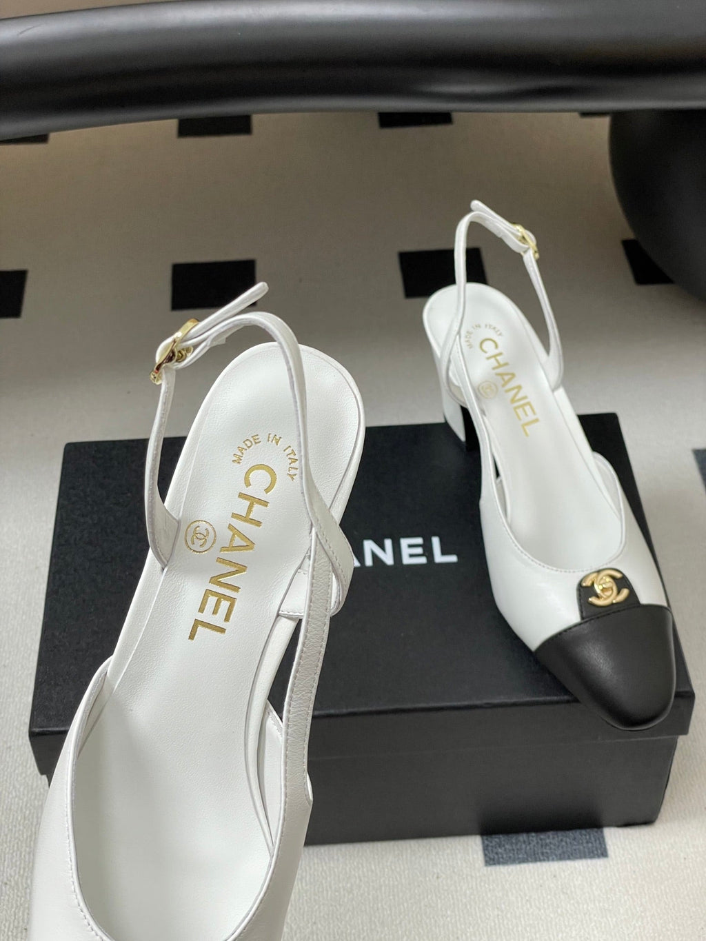 Chanel 25 Slingback 50mm White Black Lambskin 473217