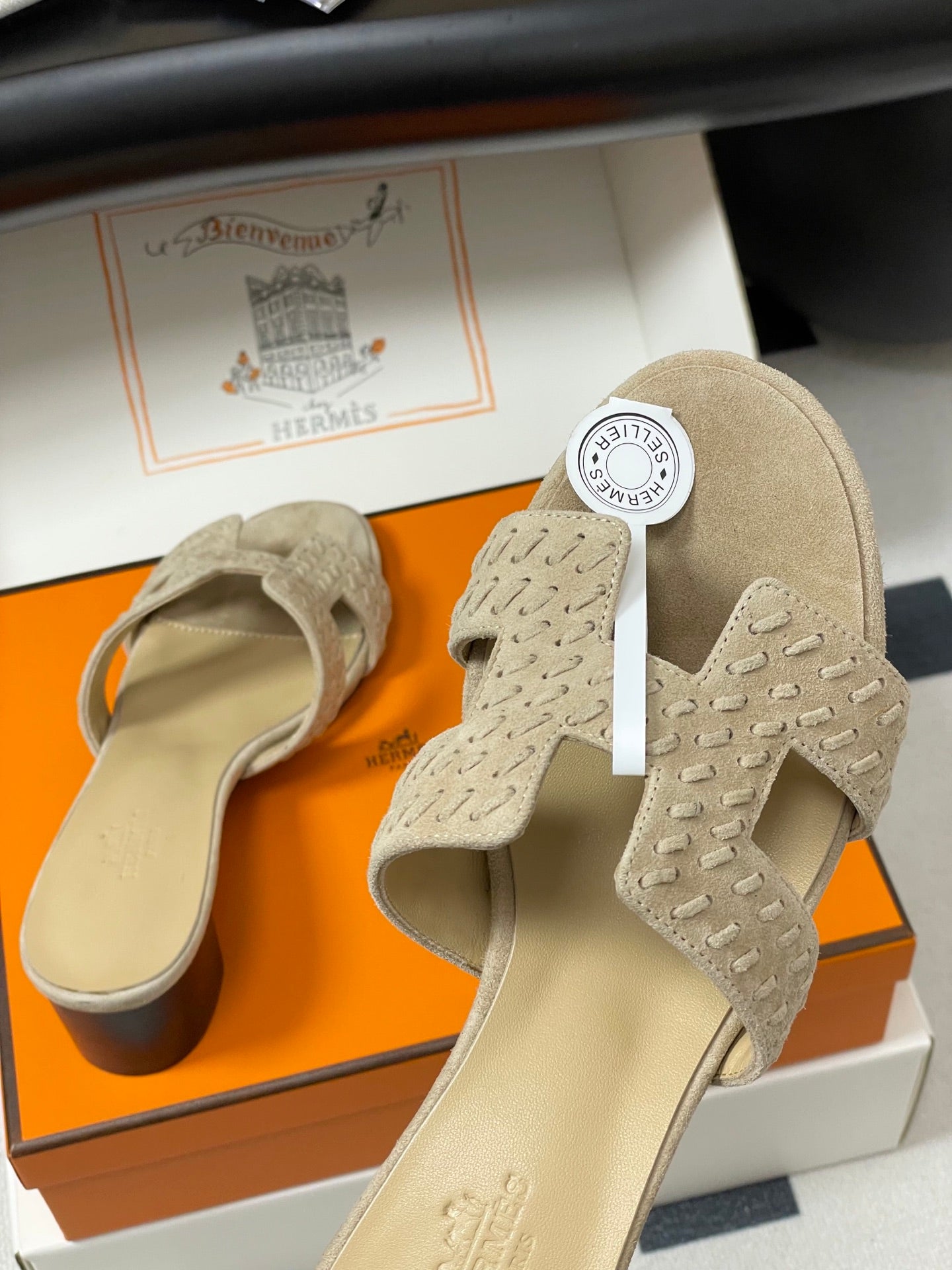 HM 25S ORAN HIGH‑HEEL SANDAL IN BEIGE SUEDE AND LAMBSKIN