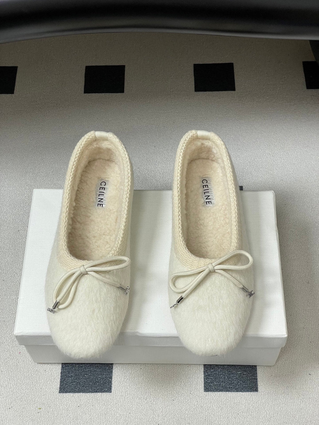 CELINE 26S BALLET FLATS IN CREAM WHITE WOOL WITH BOW
