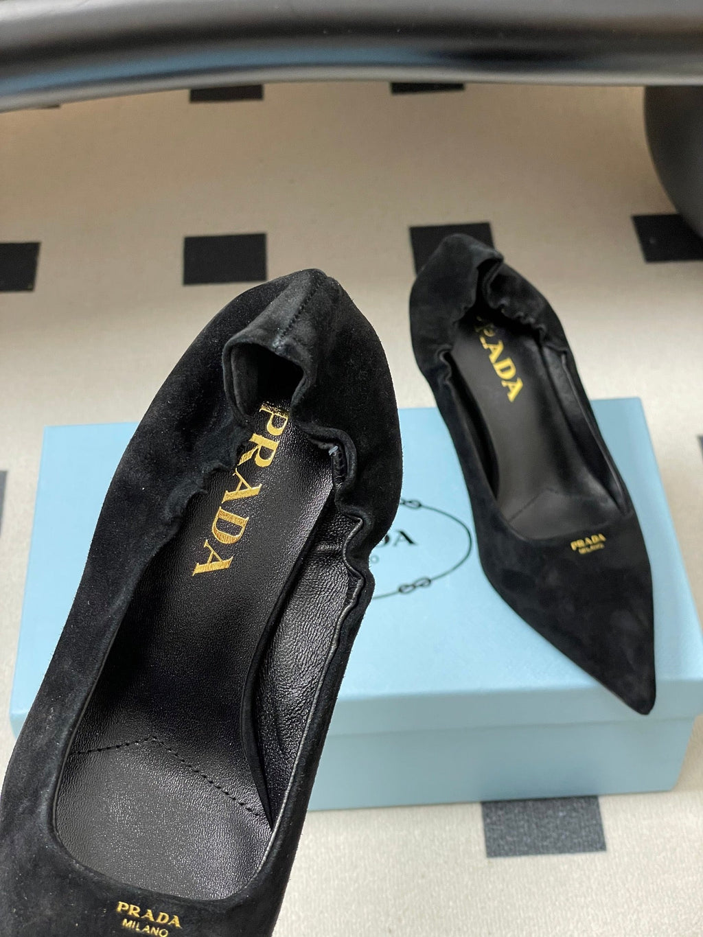 PRA 26SS Pointed Toe Heels Black Suede 593834
