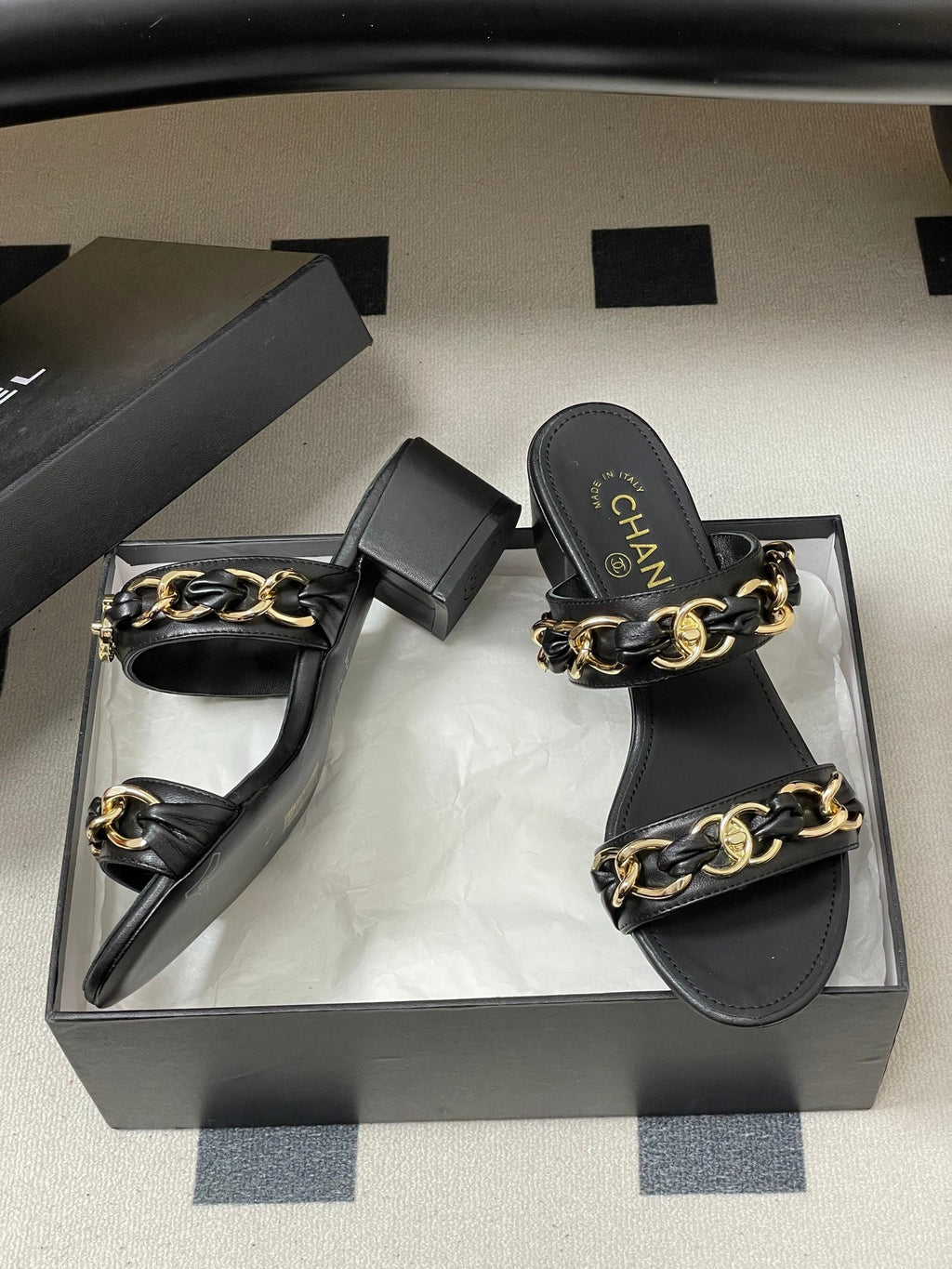 CC 26s Chunky Heels Sandals 55 Black Sheepskin 649471