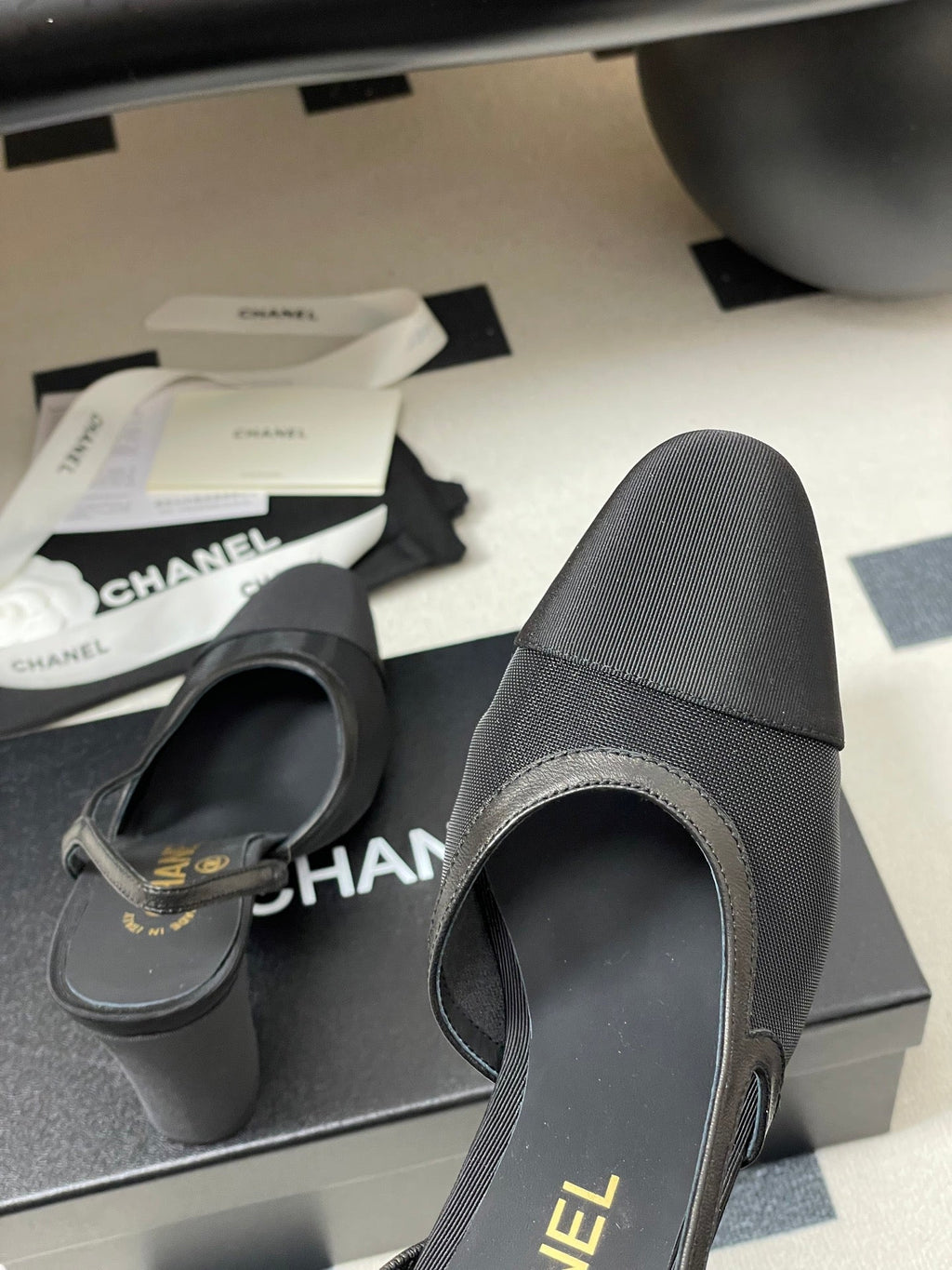 CC 26s Slingback  95 Black Mesh Fabric Sheepskin 649442