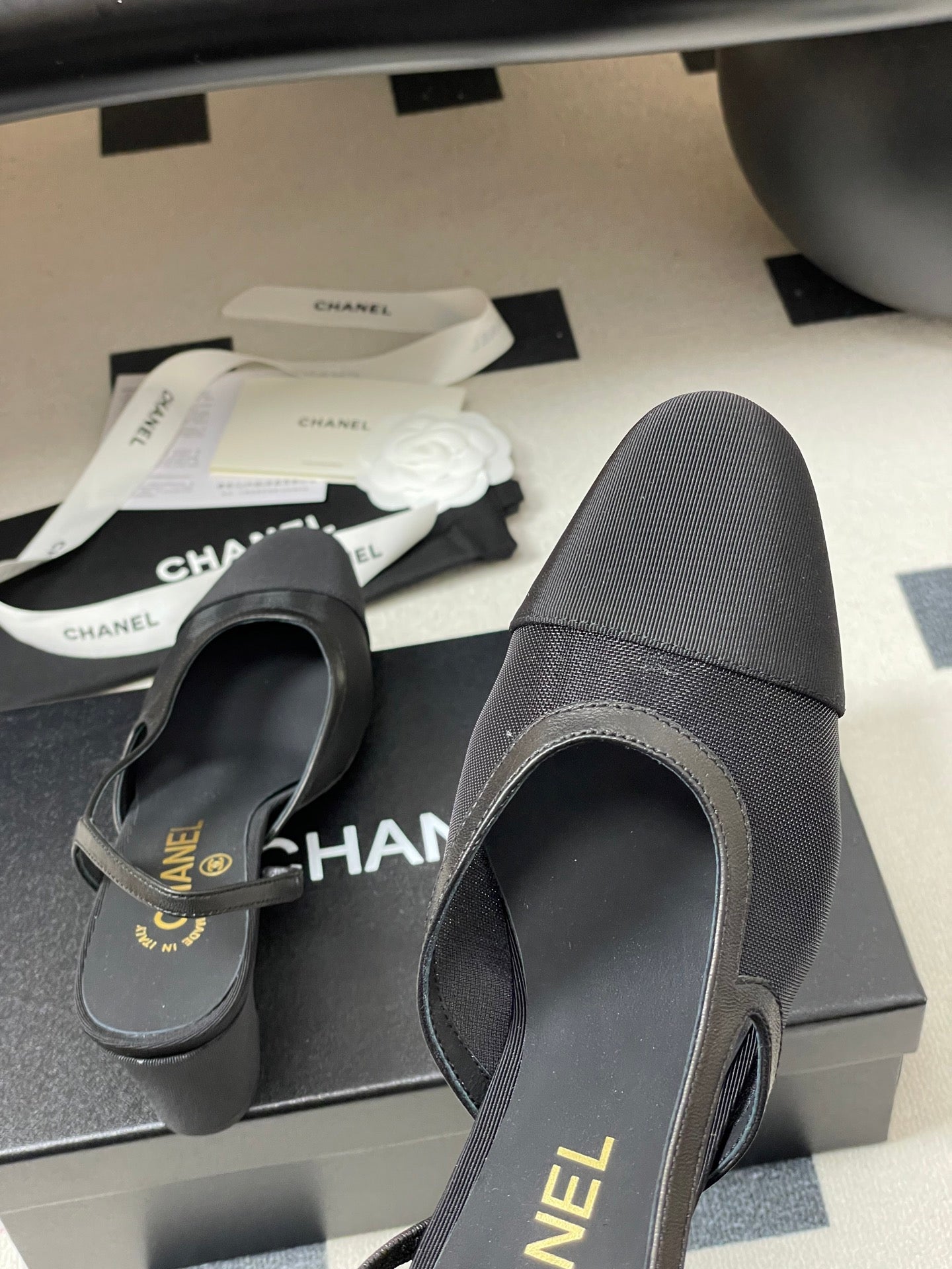 CC 26s Slingback  65 Black Mesh Fabric Sheepskin 649446
