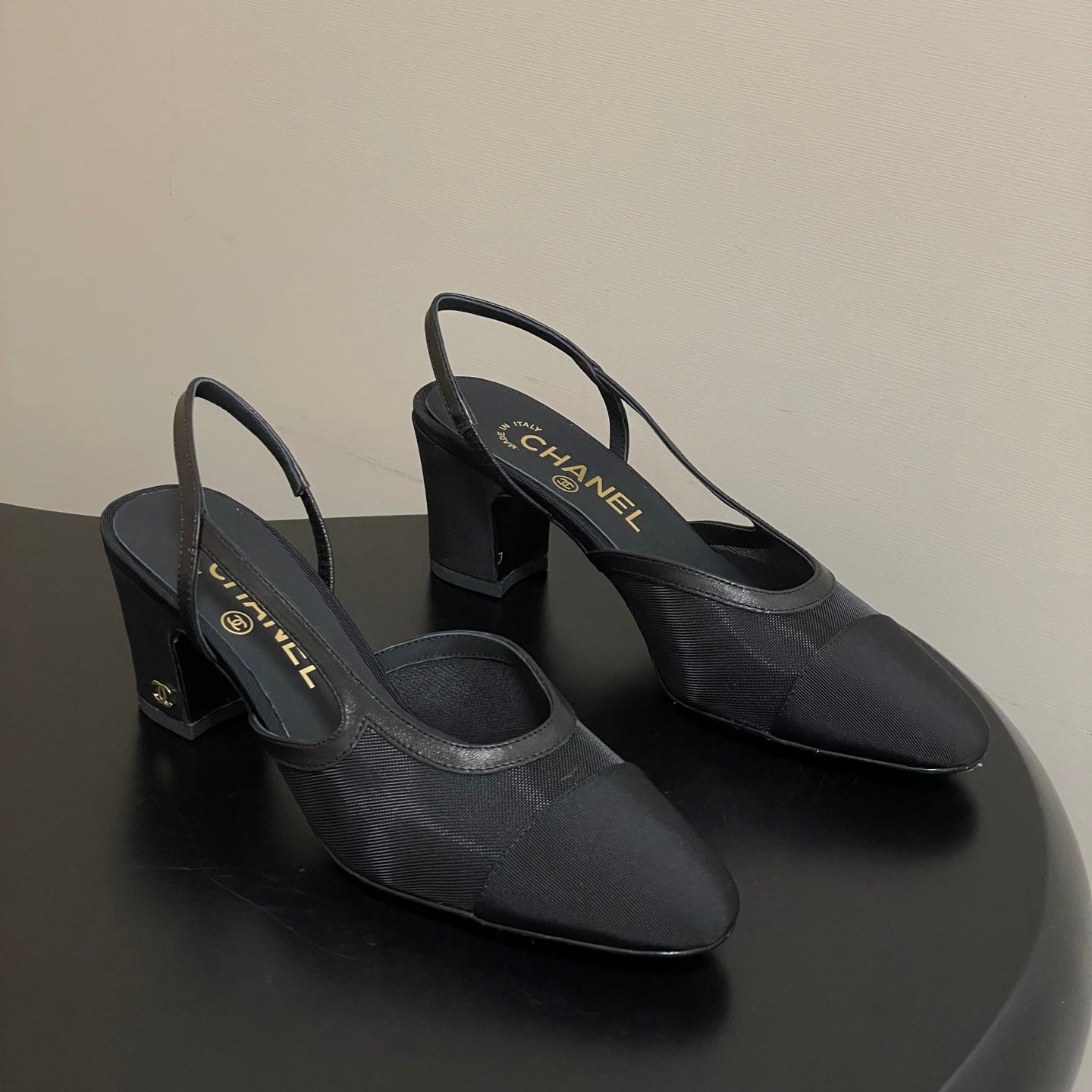CC 26s Slingback  65 Black Mesh Fabric Sheepskin 649446