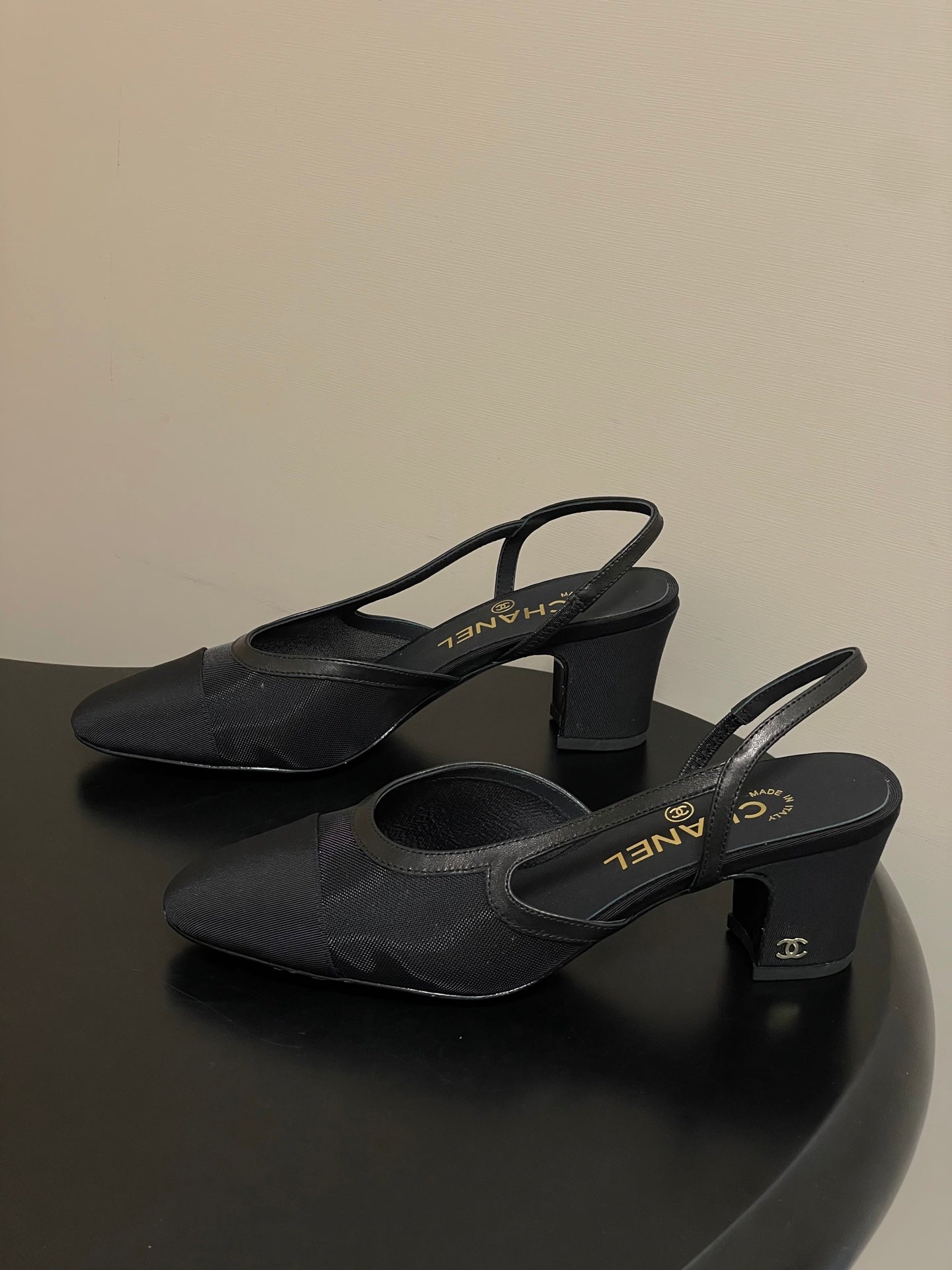 CC 26s Slingback  65 Black Mesh Fabric Sheepskin 649446