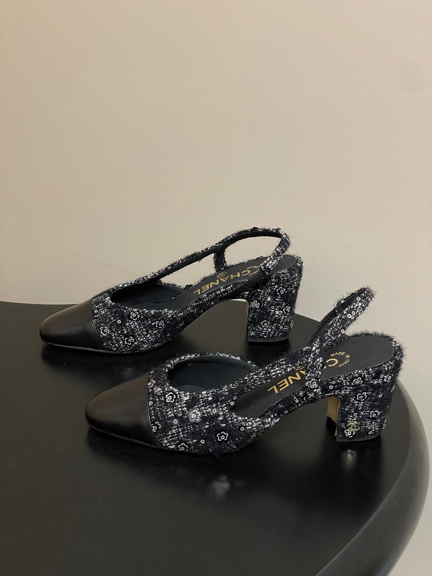 CC 26s Slingback 65 Black Tweed Sheepskin 649418