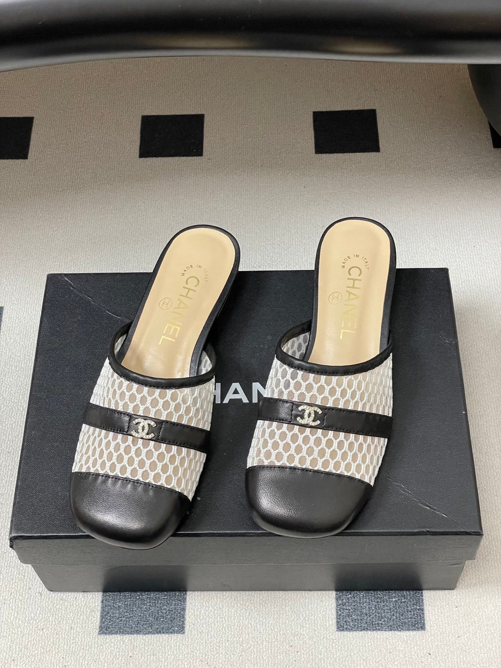 CC 26s High-Heeled Mules Black Cowhide 649467