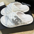 Women's slippers with two crossed straps sheepskins white