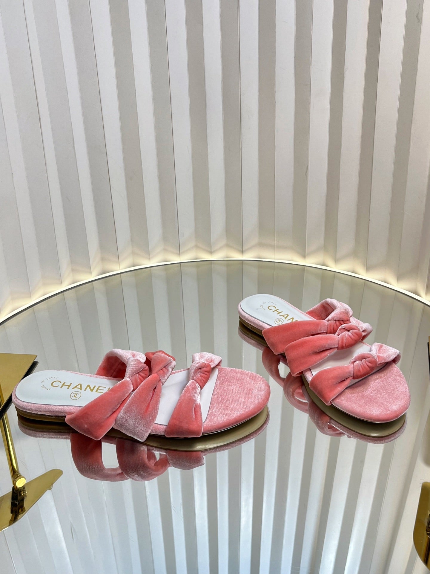 THREE STRAPS MULE IN BRIGHT PINK VELVET