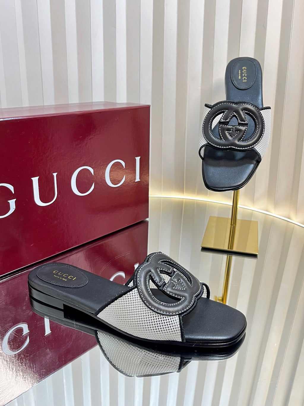 GC 25 Interlocking G Slide Sandal Black Canvas Cowhide 294648