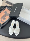 HIGH HEELS IN WHITE GLOSSY LEATHER